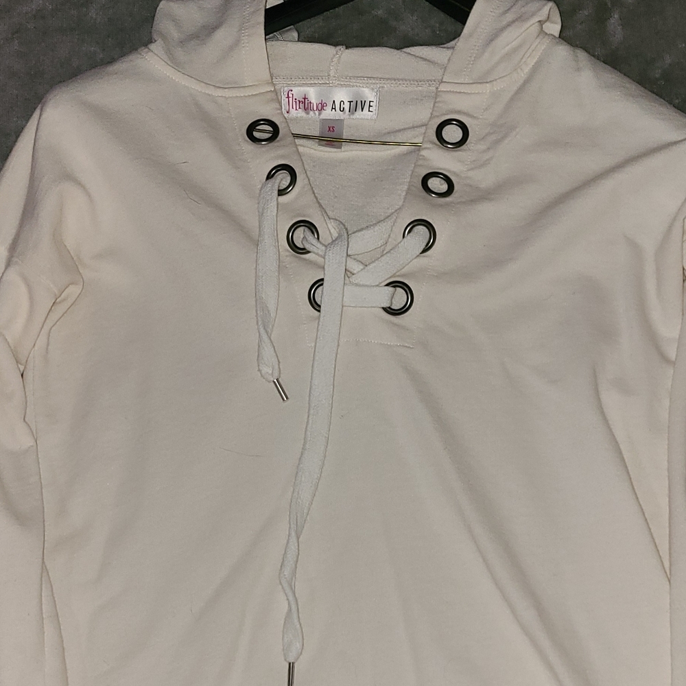 Pullover - Picture 2 of 2